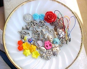 Day of the Dead Bead Mix Day of the Dead Jewelry Charms for Earrings Mixed Beads Destash Dia de Los Muertos Charm Lot DIY Skull Earrings