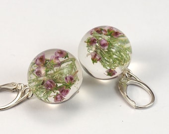 Moss and Heather Round Earrings, Forest Jewelry with Moss and Heather Embedded in Clear Resin