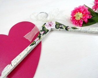 Bridesmaid Dress Hangers - Shabby Chic - Ivory Crackled Paint - Hand Painted Roses - Bride Hangers - No Wire Wedding Photo Prop - Floral