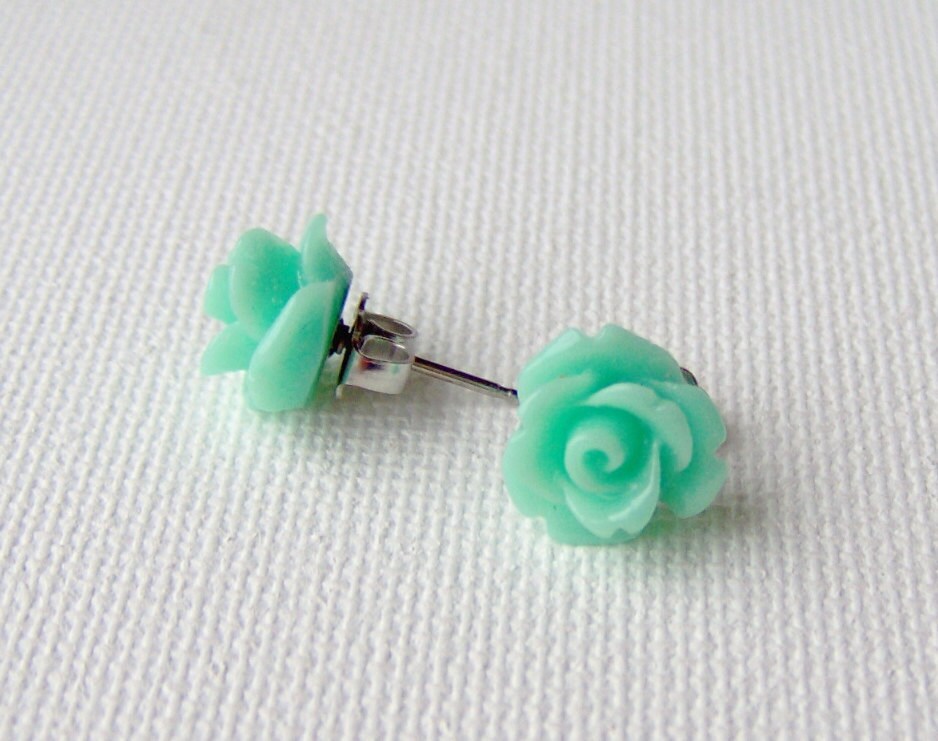 Mint rose stud earrings / resin roses / mint green earrings