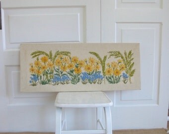 Vintage Floral Embroidery, Vintage Crewel Work, Needlework, Daisy Embroidery, Art