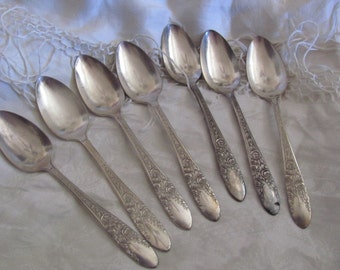 Spoons - Silverware - Set of 7 Vintage Silver Plate Teaspoons - Rose and Leaf Pattern
