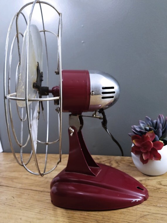 Vintage Fan Wizard Husky Small Desk Top Electric Fan