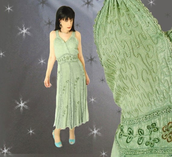 Plus Size Vintage Broomstick Dress 90s by LunaJunctionVintage