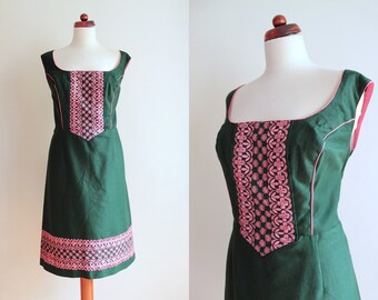 Vintage Dirndl Dress - 1970's Green Dirndl Dress with Pink Embroidery - Size XL