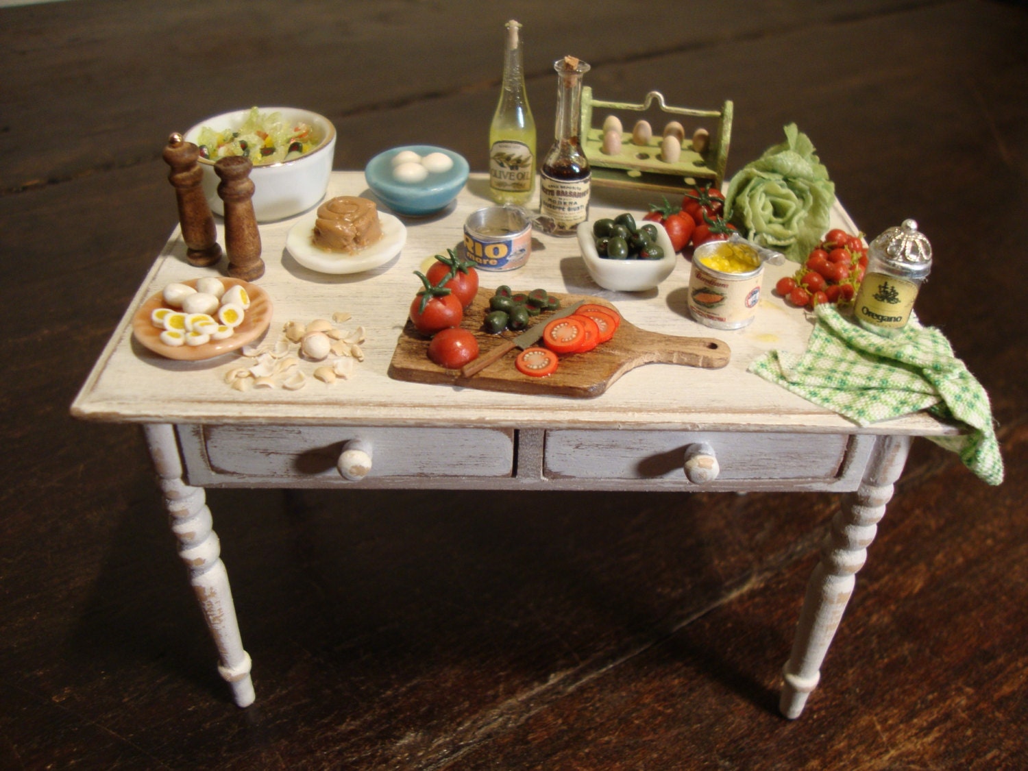 table to put dollhouse on