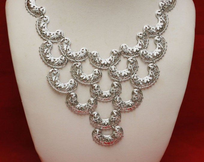 Vendome Silver Bib Necklace - Ornate Mesh silver links - Signed - Mid Century