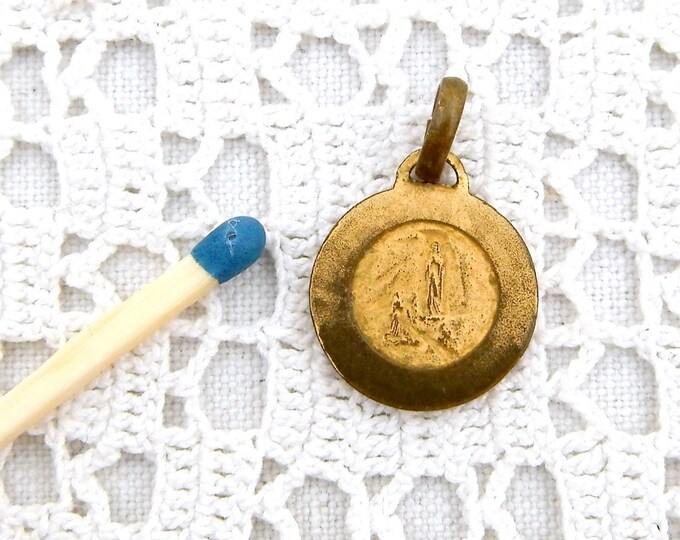 Small Vintage French Religious Gold Plated Medal Virgin Mary / Charm / Religion / Christian / Catholic / Madonna Our Lady Religious Jewelry Small Vintage French Religious Gold Plated Medal Virgin Mary / Charm / Religion / Christian / Catholic / Madonna Our Lady Religious Jewelry