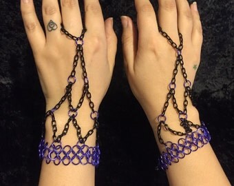 Black and purple chainmail handflower
