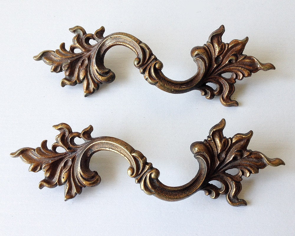 Vintage drawer pull french provincial furniture handle