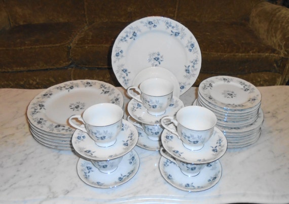 Vintage Baroque Bleu By Daniele Japan Fine China Service for 7