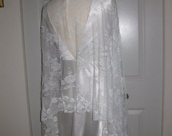 French Chantilly lace. Very soft lace. Off-white