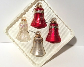 Vintage 1960s Set of Red and White Glass Ornaments Bulbs, Christmas Tree Fun