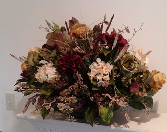 Rustic Country Floral Arrangement by GiftsByWhatABeautifu on Etsy