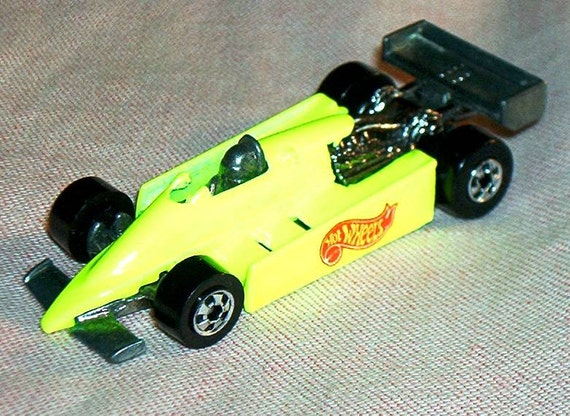 Mattel Hot Wheels TURBO STREAK Indy Style Racer 3