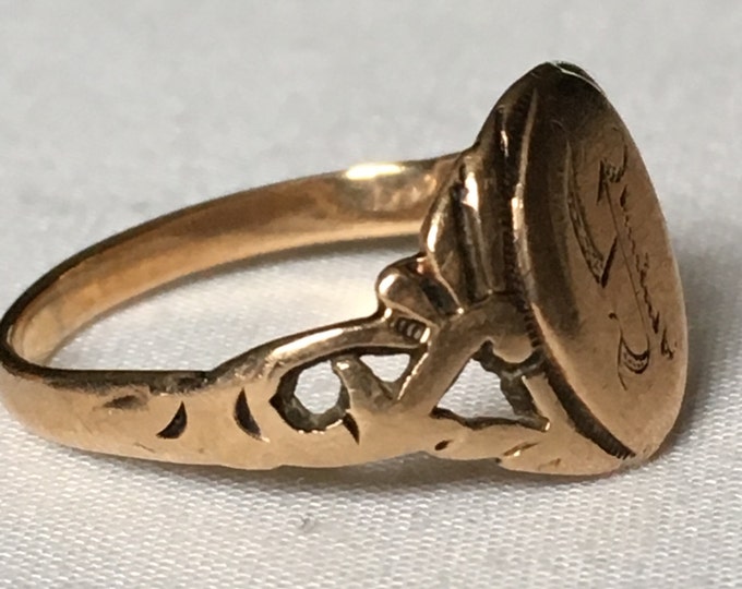 Storewide 25% Off SALE Vintage 14k Rose Gold Art Deco Style Designer Filigree Ring Featuring Old World Scribed Initial Face