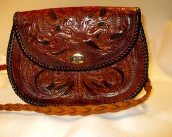 Beautiful Vintage 70's Tooled Leather Shoulder Bag / Purse.