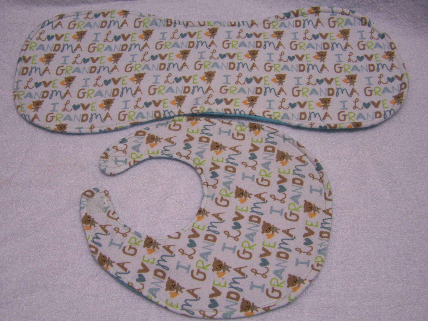 Unisex Bib & Burp Cloth Set Green/TealTeddy Bear Print