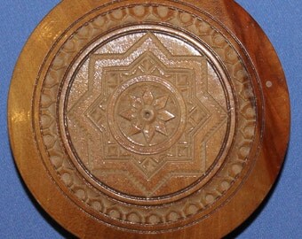 Vintage Ornate Carved Wood Powder Compact Case