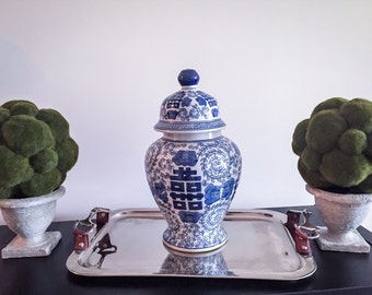 Gorgeous Vintage Blue and White Ginger Jar!