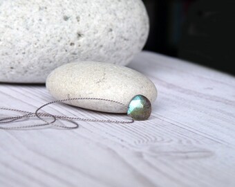 Labradorite necklace. Minimalist silk necklace with labradorire. Minimalist choker with faceted Labradorite briolette.