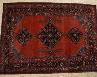 4'9" x 6'7" Persian Rug