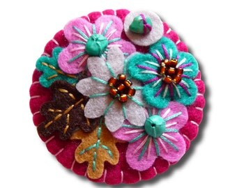 FB064 - Japanese Art Inspired Handmade Mini Felt Brooch - Grape - Made to order