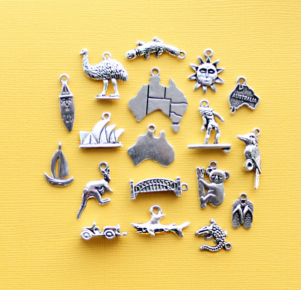 Australia Deluxe Charm Collection Antique Silver Tone 18