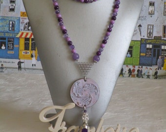 Collier plastron pendentif arabesques en céramique
