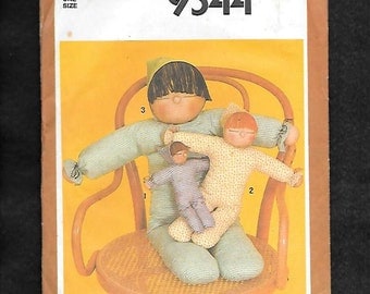 Vintage 1980 Simplicity 9544 Stuffed Dolls In 3 Sizes, 10 Inch, 17 Inch, And 30 Inch