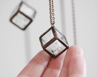 Terrarium necklace . Stained glass necklace. Pressed flowers necklace. Baby's breath terrarium. Hanging terrarium. Botanical jewelry