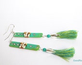 Emerald Green tassel earring / seed bead earring dangle / fringe gypsy bohemian jewelry / silver earrings