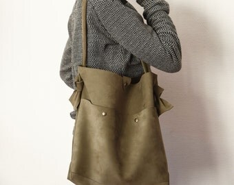 MEDIUM CALFSKIN TOTE - Kaki