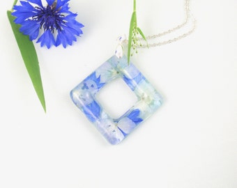 Real Flower Resin jewelry, Resin Pendant Necklace, Pressed flowers, Resin Necklace, Blue flower necklace, Nature jewelry, Cornflower