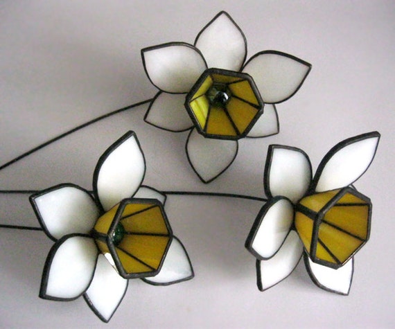 Glass Daffodils Stained glass flowers bouquet Garden by ...