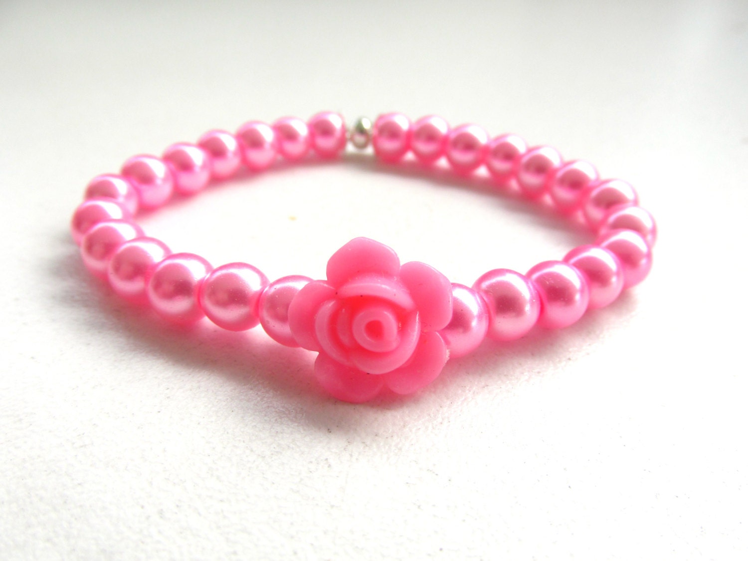 Little girl pink stretch bracelet