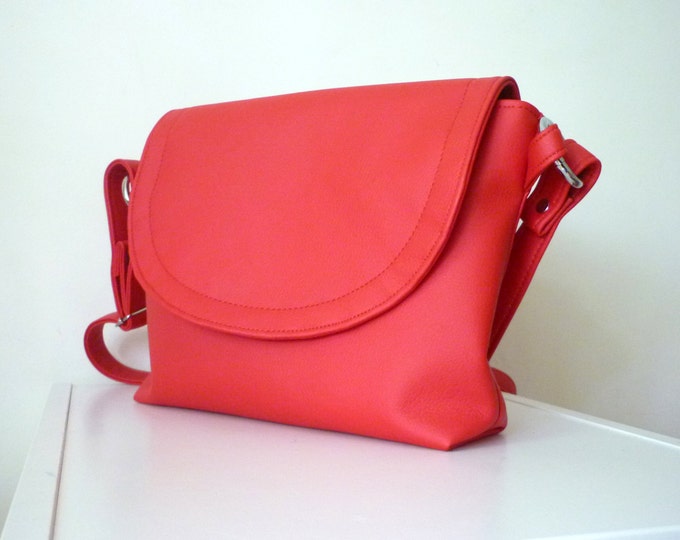 Crossbody purse Women bag red Vegan Leather bag Women gift Medium crossbody Shoulder bag