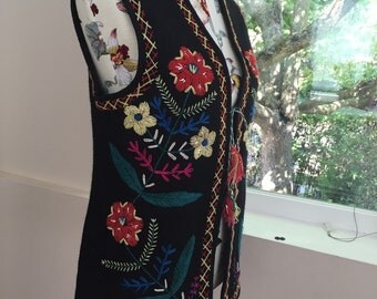 Vintage ukrainian vest handmade of wool felt, hand embroidered