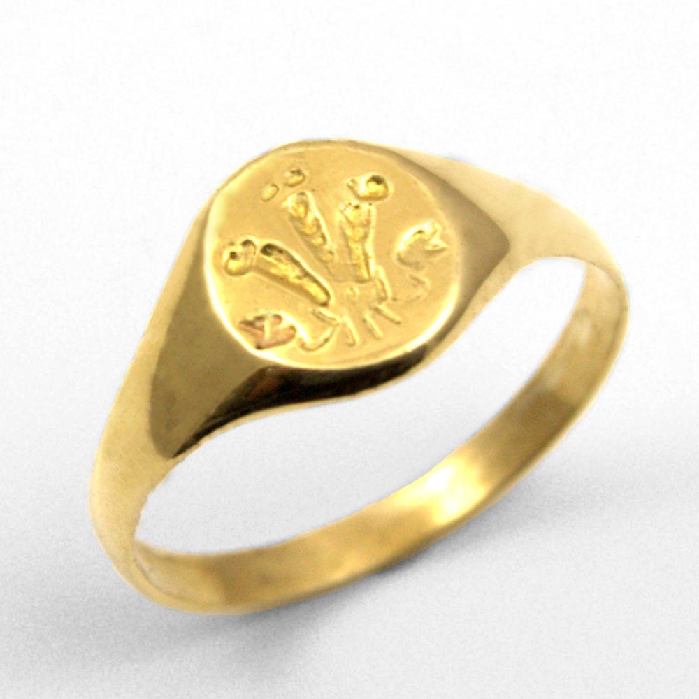 9ct Gold Prince of Wales Feathers Signet Ring S100