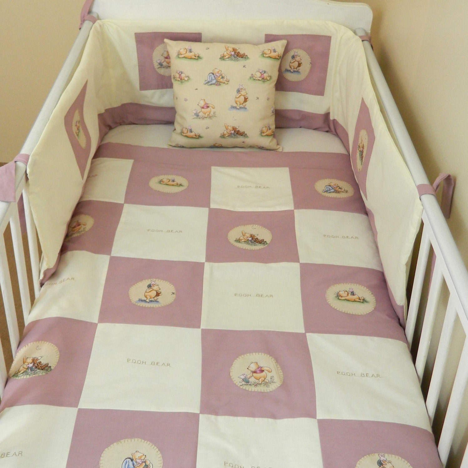 Classic Winnie the Pooh baby cot bedding