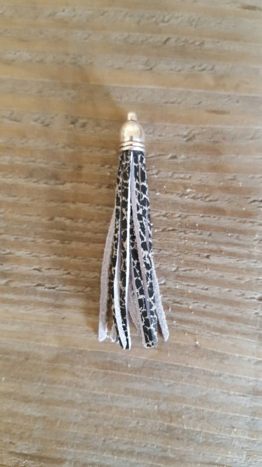 chekich tassels black & white
