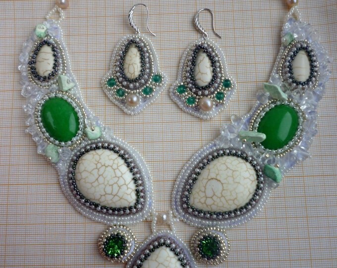 Ivory Spring Green wedding Beaded jewelry set Embroidery Aventurine howlite necklace earring White Necklace Earrings Gift for her Beadwork