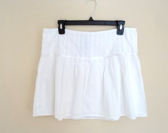 Cotton summer skirt. White mini skirt. Vintage brand Jacob.