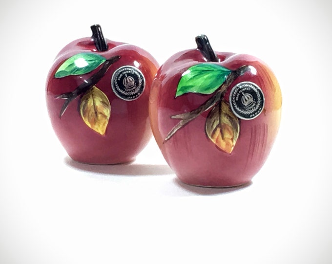 Vintage Salt and Pepper Shakers - Fall Apples - Hand painted Coronet PY of Japan