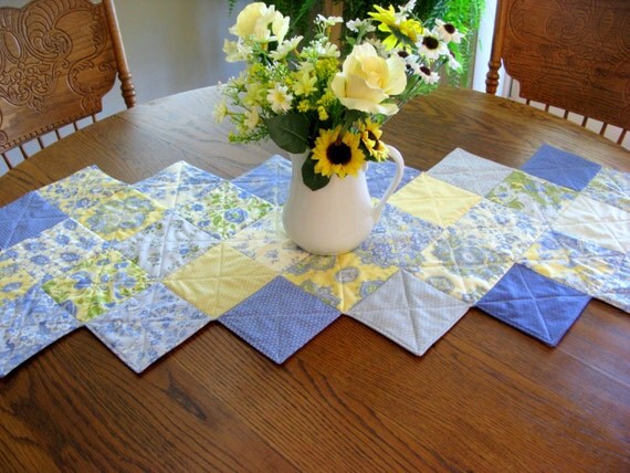 QUILTED TABLE RUNNER Table Topper Zig Zag Table Runner Mug