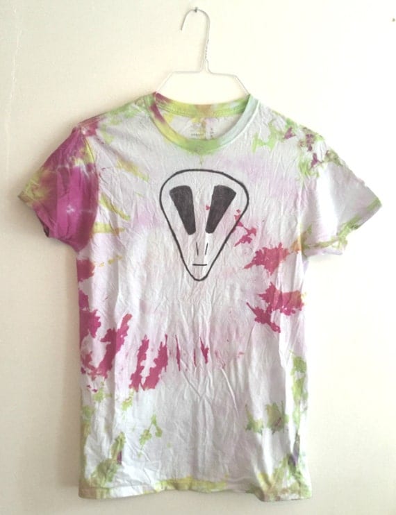 how to make an alien tie dye shirt