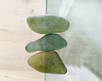 3 big green glass on the Cinque Terre sea/Glass from the sea/Glass for mosaic/Glass for jewerly/Pieces of green sea glass