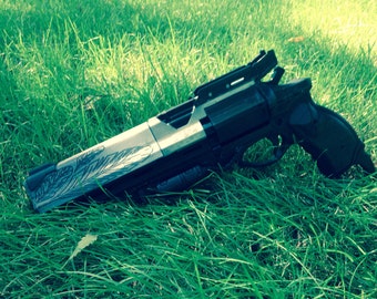 Hawkmoon Full Size Replica Cosplay Prop Revolver Hand Cannon Gun from Destiny Painted and Finished 16"
