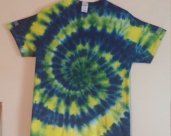 Items similar to Yellow, Green, Blue, and Black Spiral Tie Dye Size XL ...