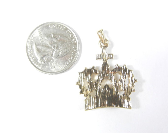 Rhinestone Crown Pendant Gold-tone